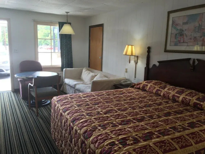 Scottish Inn & Suites