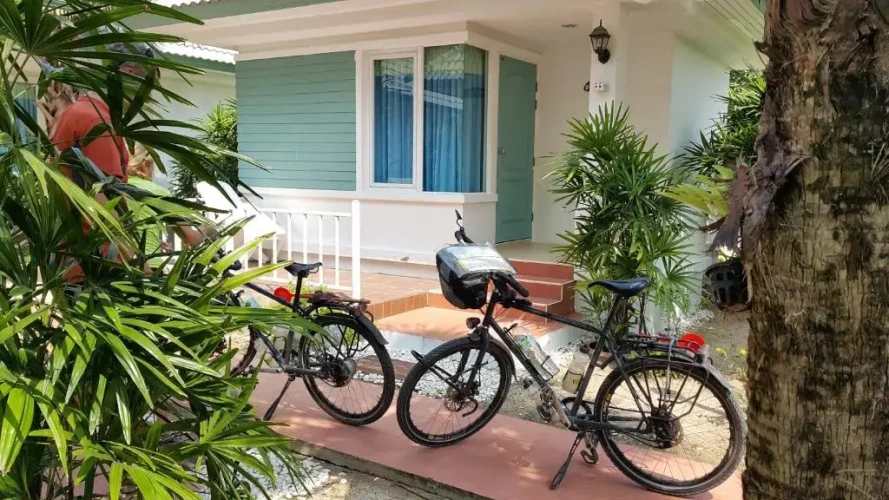 1 Bedroom Bungalow with balcony and with view
