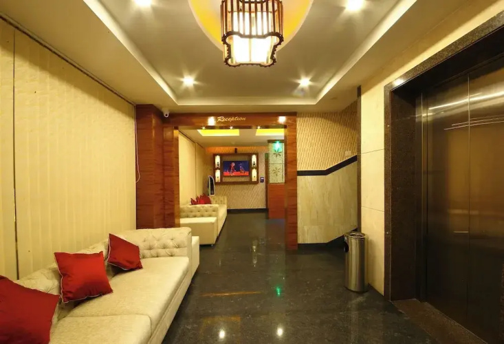 Royal Stay