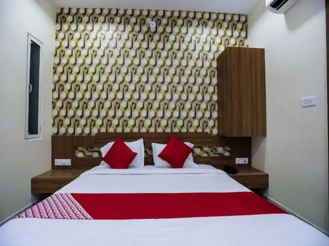 OYO 16163 Hotel Shri Hari