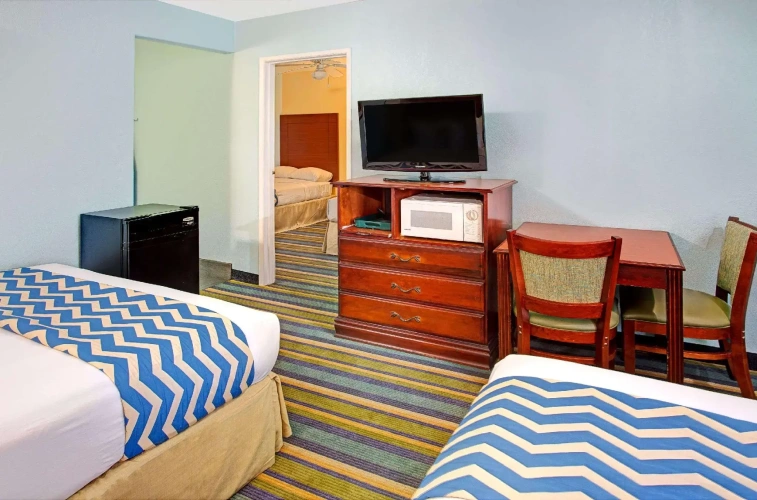 Sextuple Suite