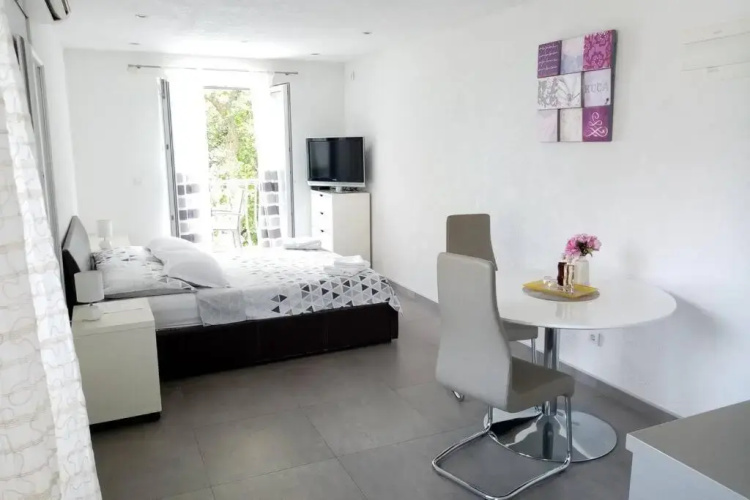Studio apartman Iva