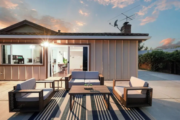 Lakefront Retreat  WaterViews 3BR 1.5BA