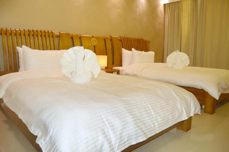 2 Bedrooms Double Family Suite with city view