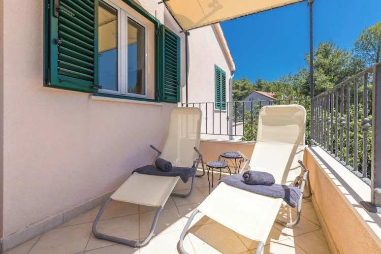 Apartment with balcony