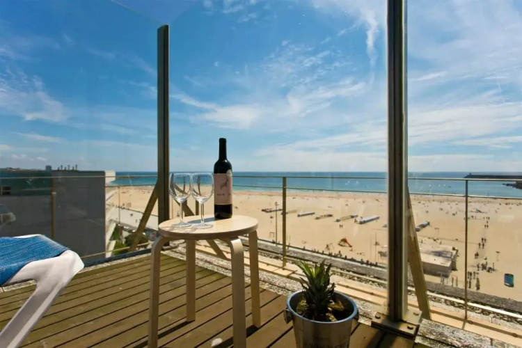 Stunning Sunny Flat - 2 min beach by Host Wise
