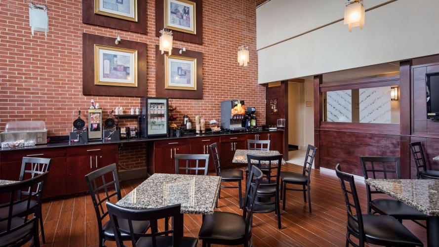 Best Western Plus Reading Inn & Suites photo 27