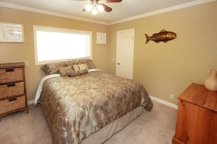 111 E Edgewater Dar 3 Bedroom Duplex