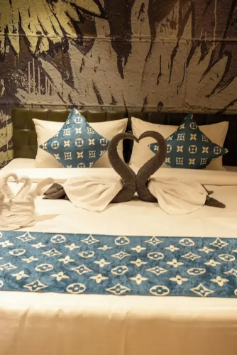 Click Hotel