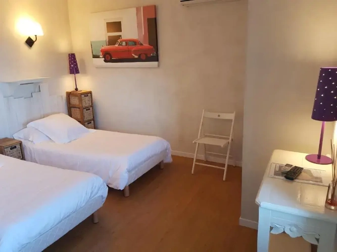 Standard Twin room with view