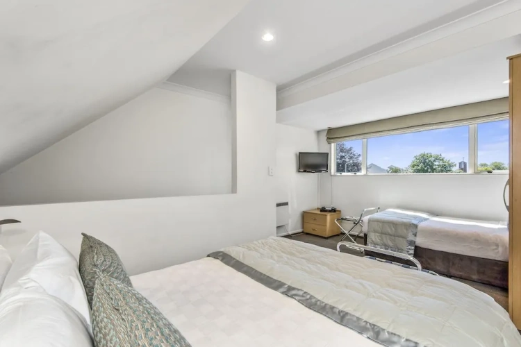 1 Bedroom Apartment with balcony