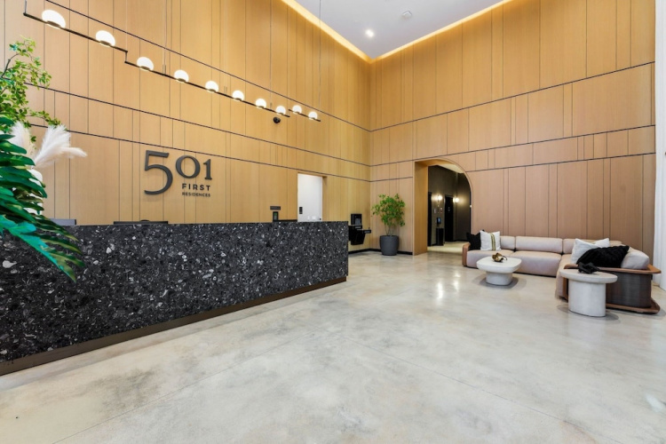 Modern 2BR + Den in Downtown Miami