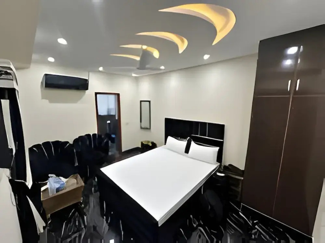 Serene Elegance Hotel
