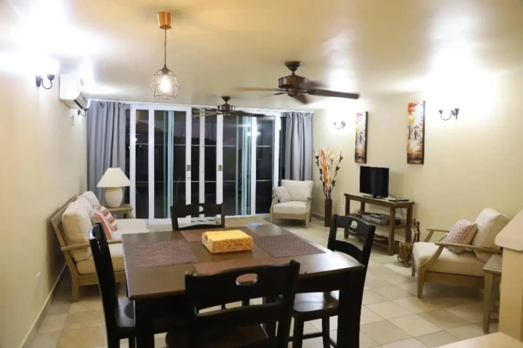 2 Bedrooms Apartment