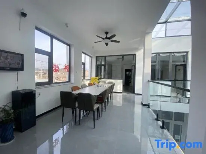 Yuanlai Xiaoyuan Homestay