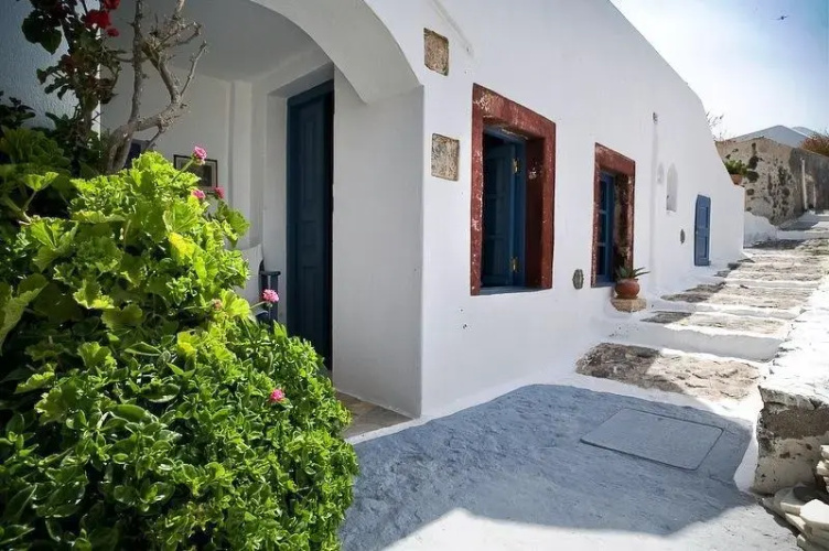Arc Houses