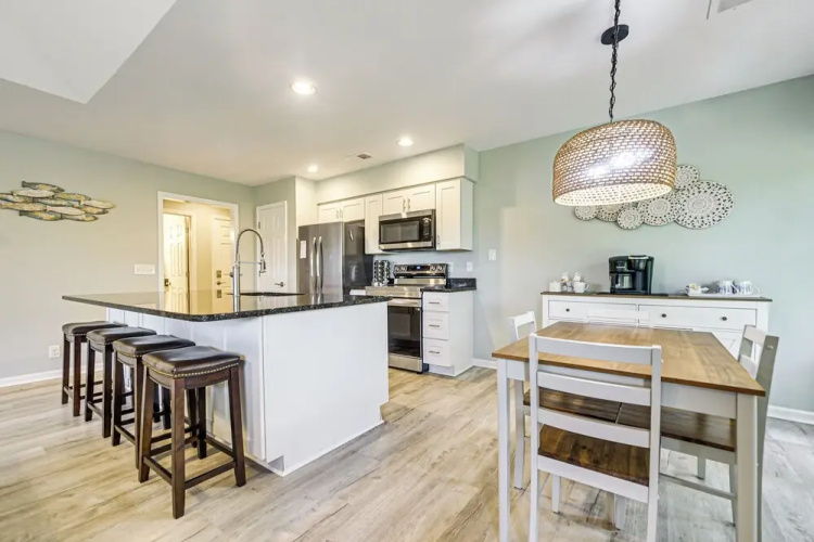 Sunset Beach Golf Condo w/ Pool ~ 2 Mi to Beach!