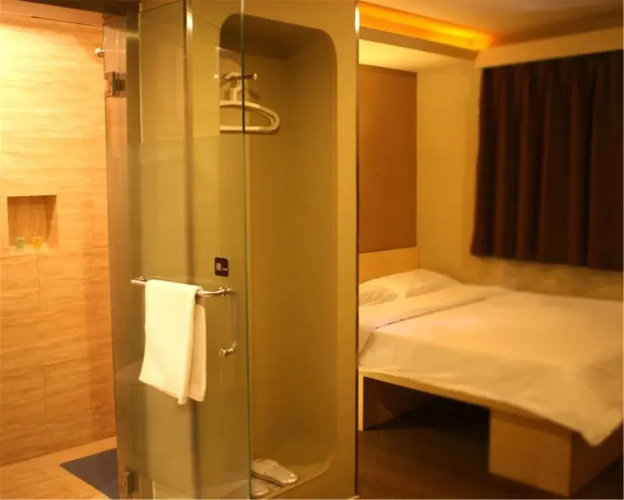 Yoyo Hotel