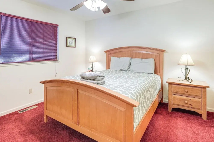 Hike, Swim, Golf: Family Retreat in Arnold!