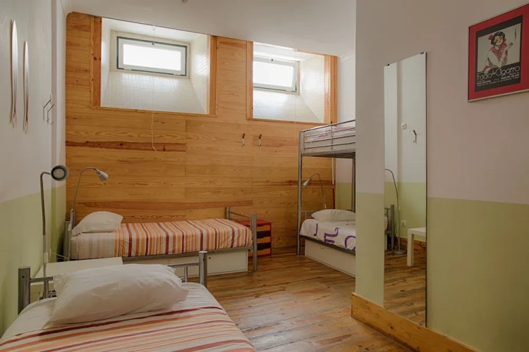 Standard Triple room with balcony