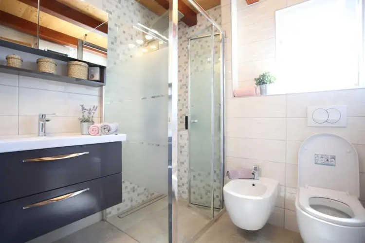 Apartments Larus, 4 stars, jacuzzi, 100 m2