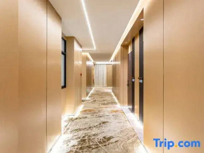 Jinling Holiday