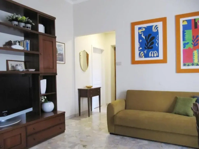3 Bedrooms Apartment