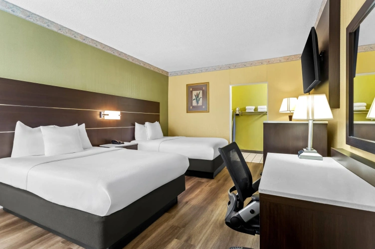 Standard Quadruple room