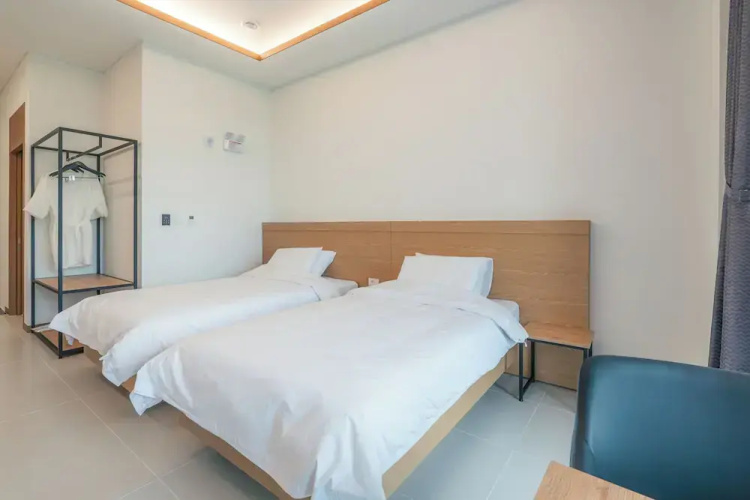 Dongho Beach Hotel