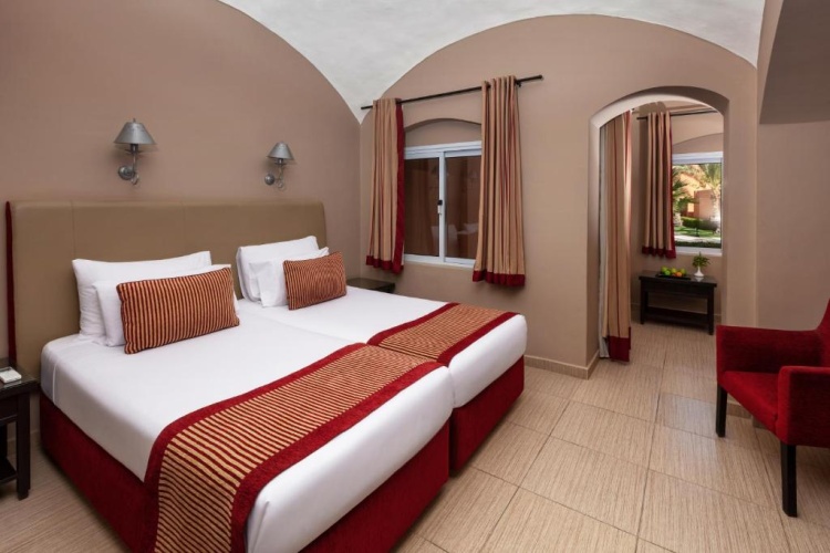 Superior Twin room with garden view