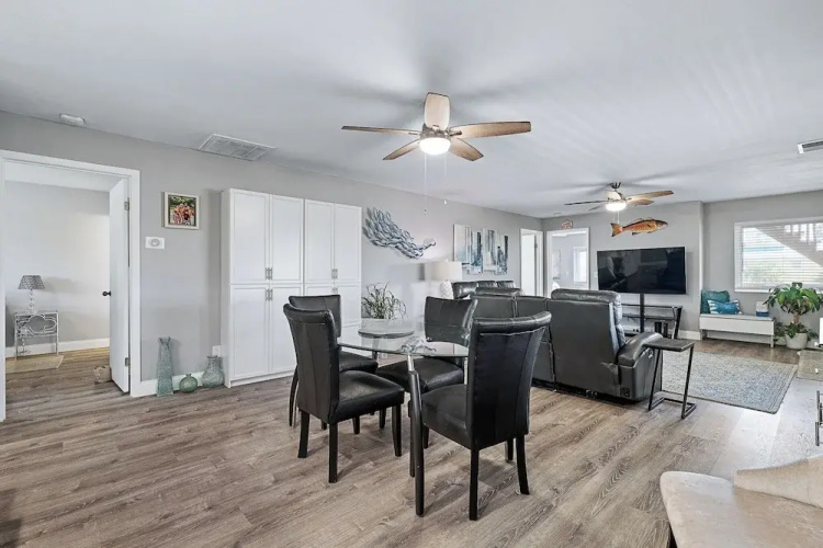 4BR Beach House Spacious Steps From Sand