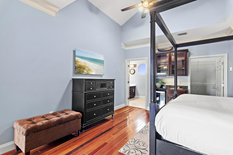 Beach Pointe 301