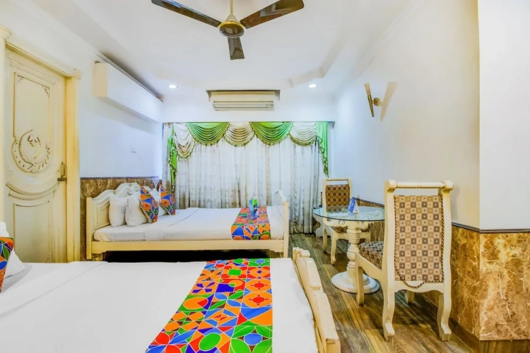 Standard Triple room