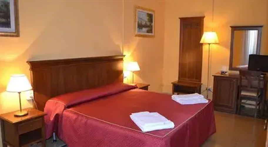 Stefania Rooms