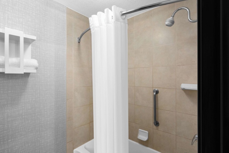 Hampton Inn Phoenix-Biltmore photo 10