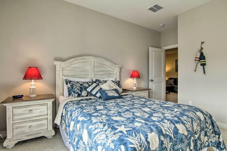 2 Mi to Bethany Beach: Modern Townhome w/ Patio