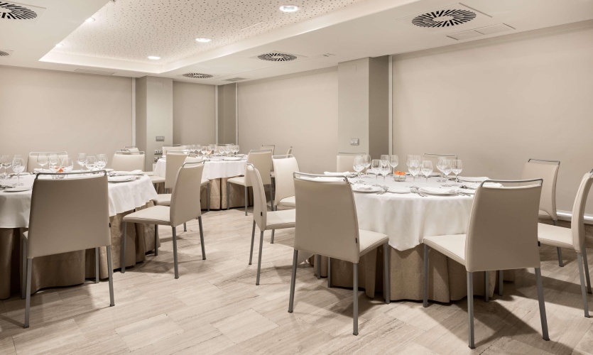 NH Madrid Zurbano photo 24