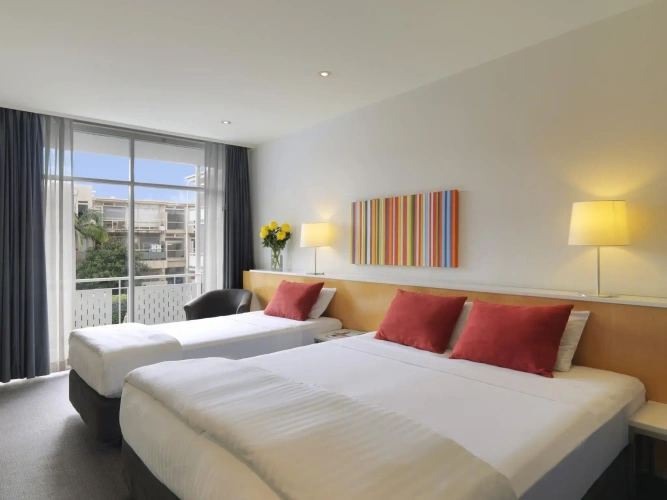 Standard Triple room