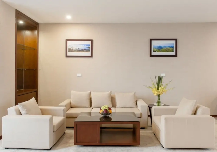 Executive Suite with mountain view
