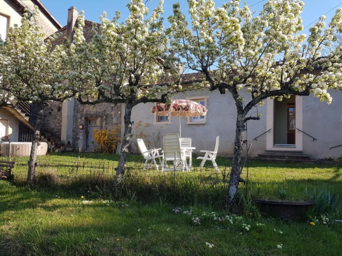 2 Bedrooms Cottage