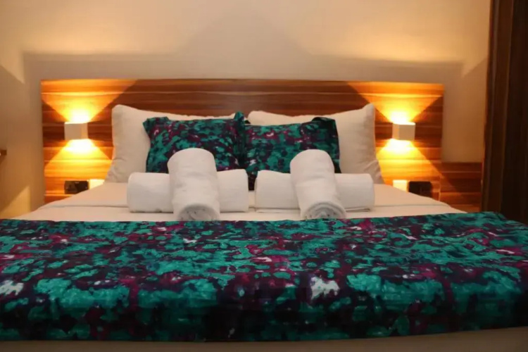 Saire Hotels