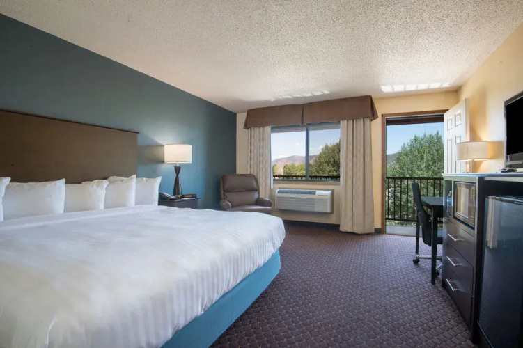 AmericInn Eagle