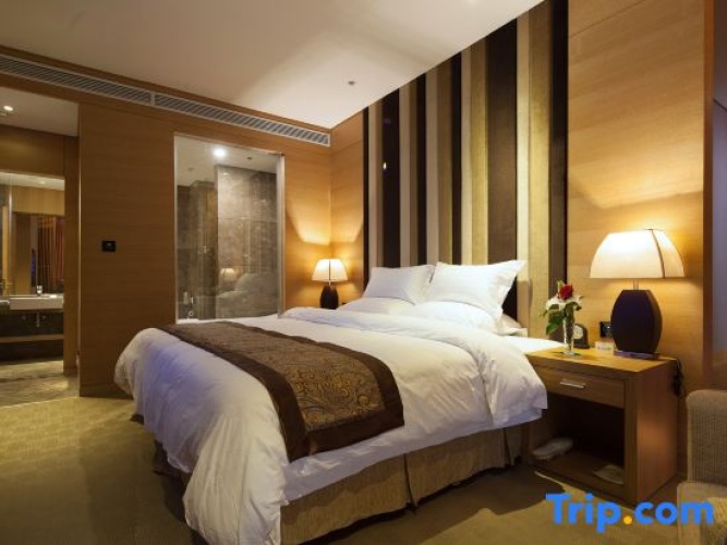 Deluxe Double Suite