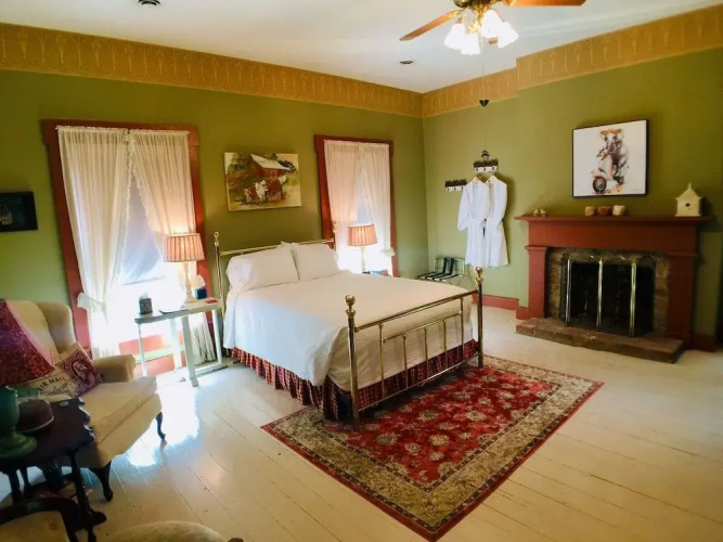 Old Caledonian Bed and Breakfast