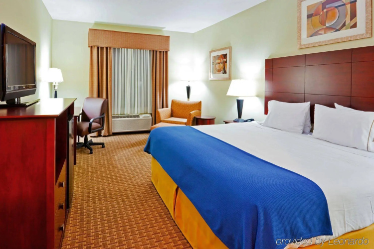 Holiday Inn Express Hotel & Suites Magee by IHG