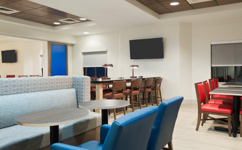 Holiday Inn Express & Suites Nearest Universal Orlando photo 22
