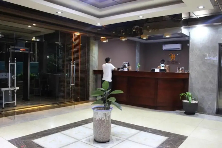 Hera Hotel