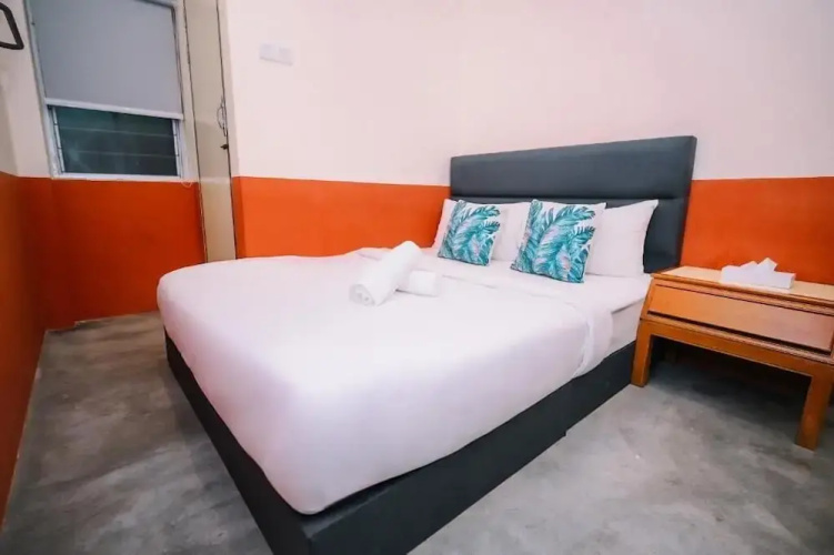 Swing & Pillows @ 75 Chulia St, Georgetown Penang