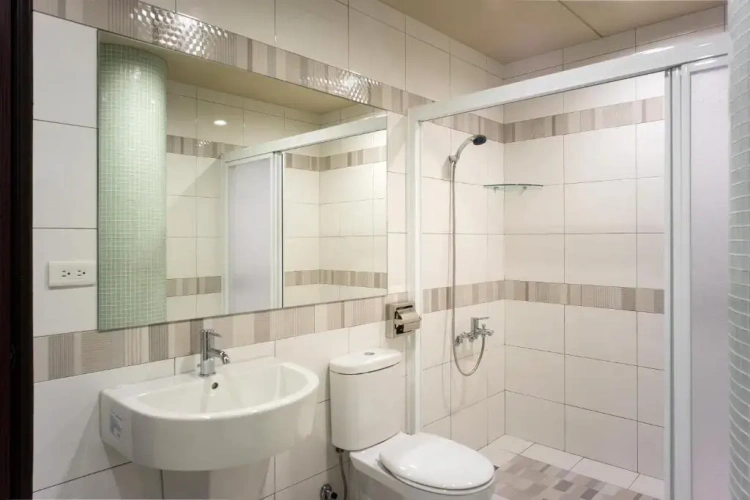 Standard Quadruple room with view