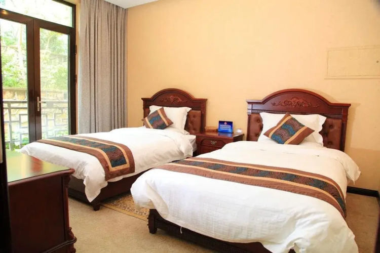 Fragrant Hills Holiday Business Hotel